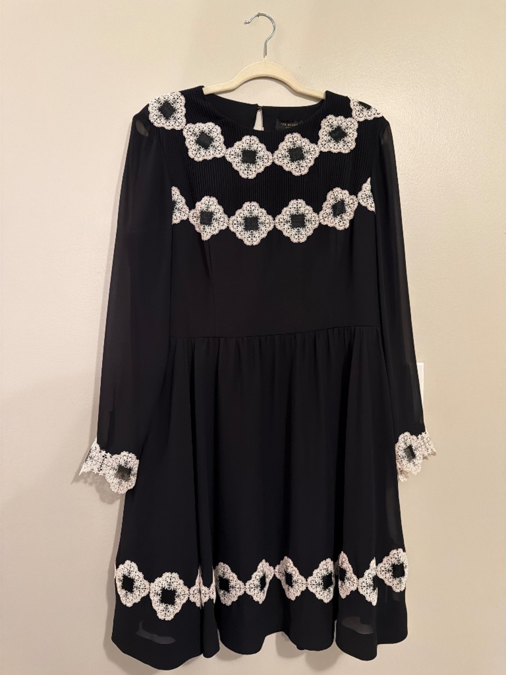Ted Baker Avianah Lace Appliqué Pleated Skater Dress Black Size 5 (US 12)